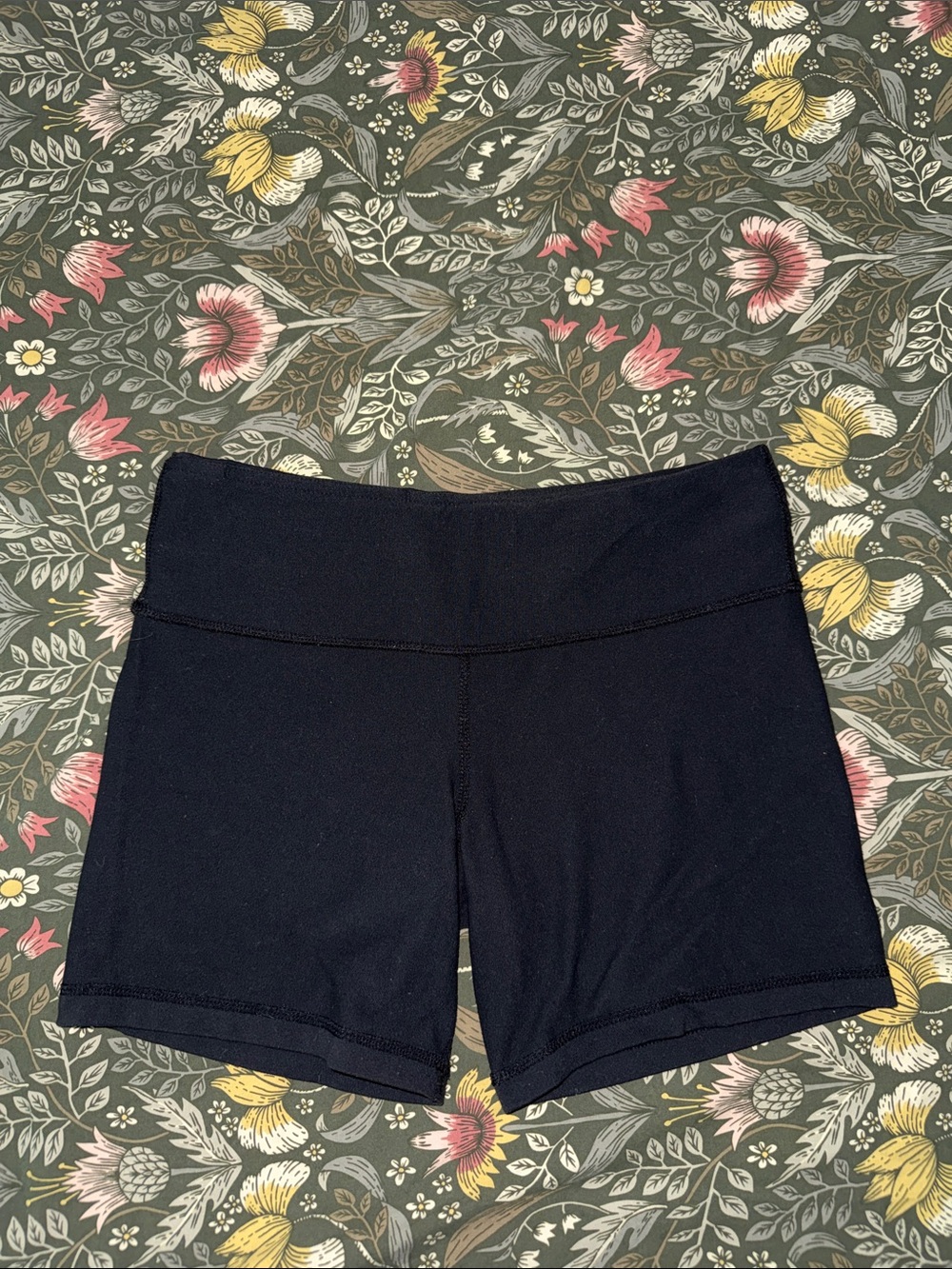Lululemon short size 4 - 5” inseam